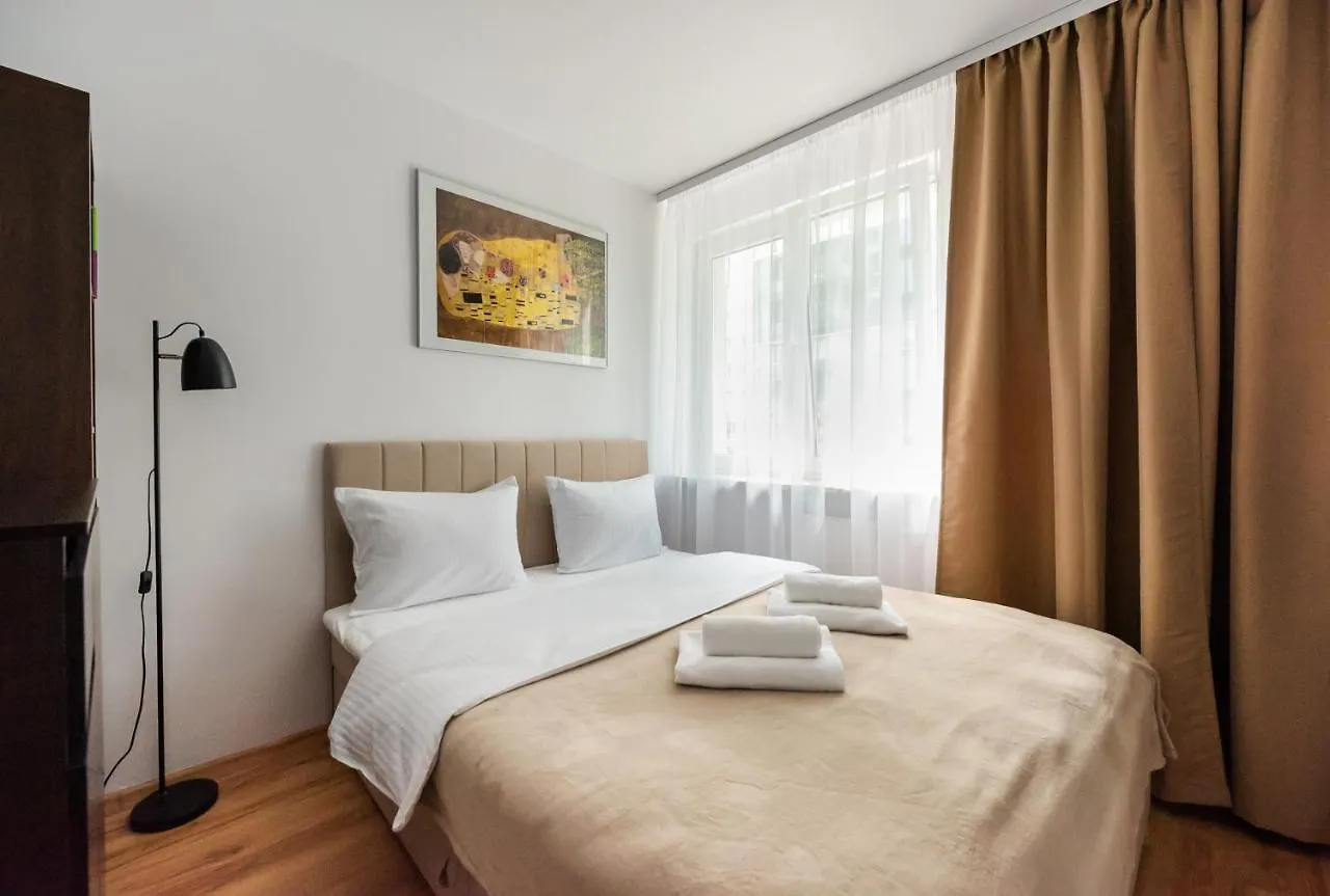 Metro Rondo Onz 2-Bedroom Apartment Warsaw