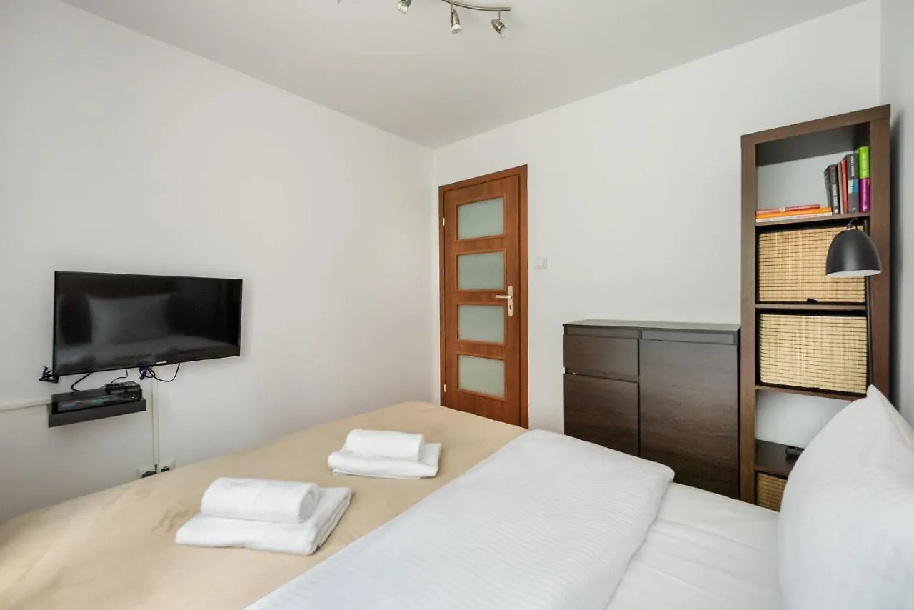 Metro Rondo Onz 2-Bedroom Apartment Warsaw Poland